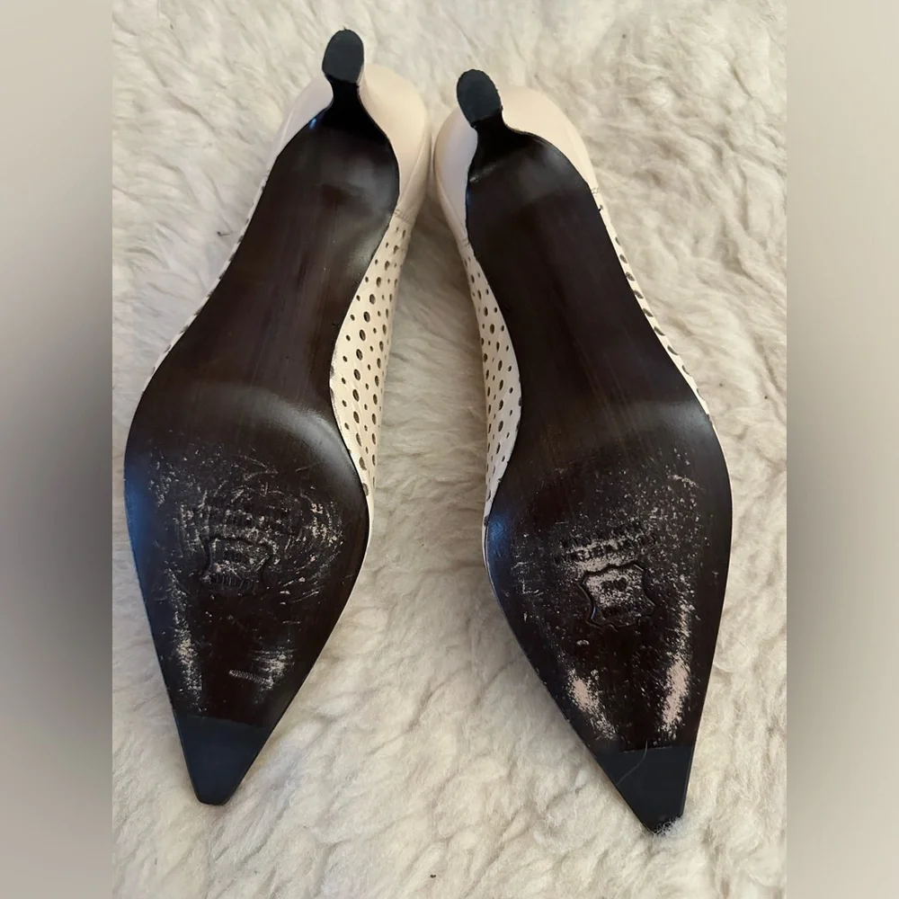 Stuart Weitzman Cream Heels Size 8.5 Narrow EUC - Picture 3 of 7